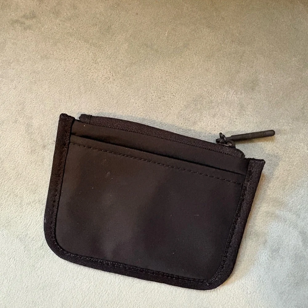 Lululemon Cardcase - Picture 2 of 4